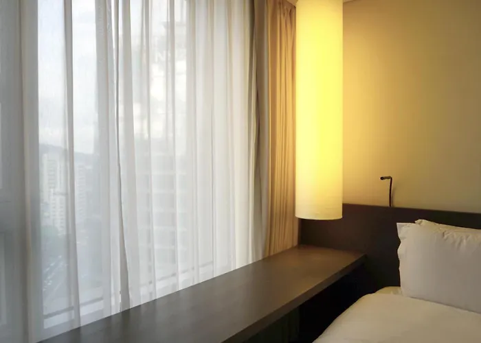 Shilla Seodaemun Station 4*