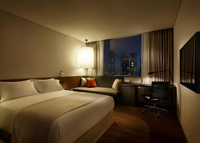 Shilla Seodaemun Station Hotel 4*