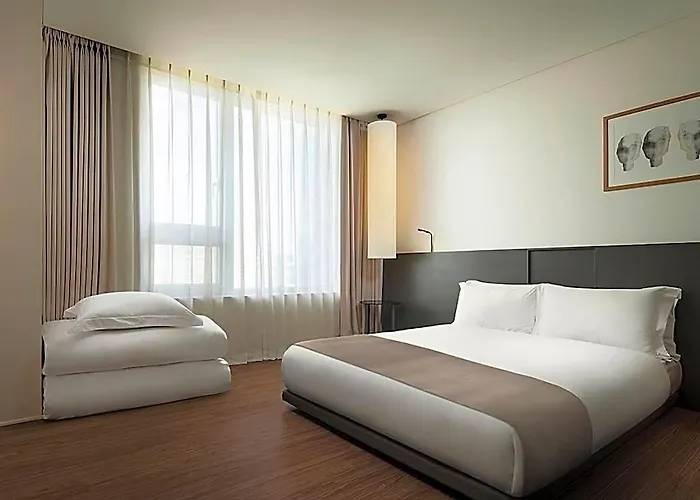 Hotel Shilla Seodaemun Station 4*